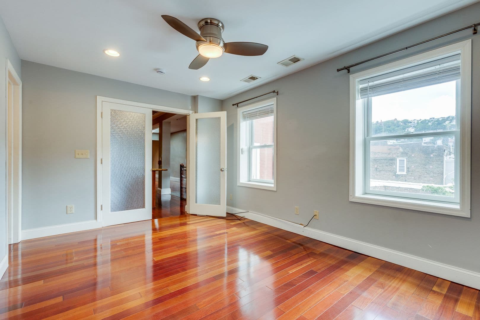 Pittsburgh Apartment: 70 S. 12th St