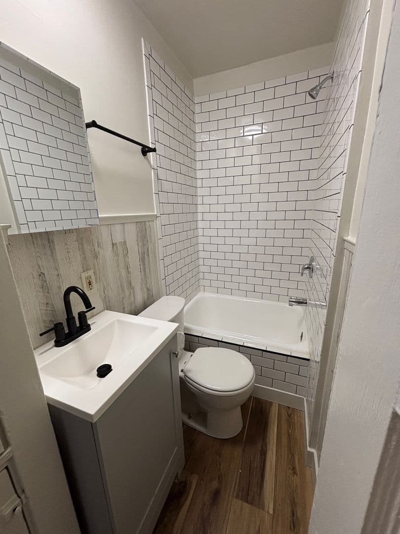 Pittsburgh Apartment: 2 Shady Dr W
