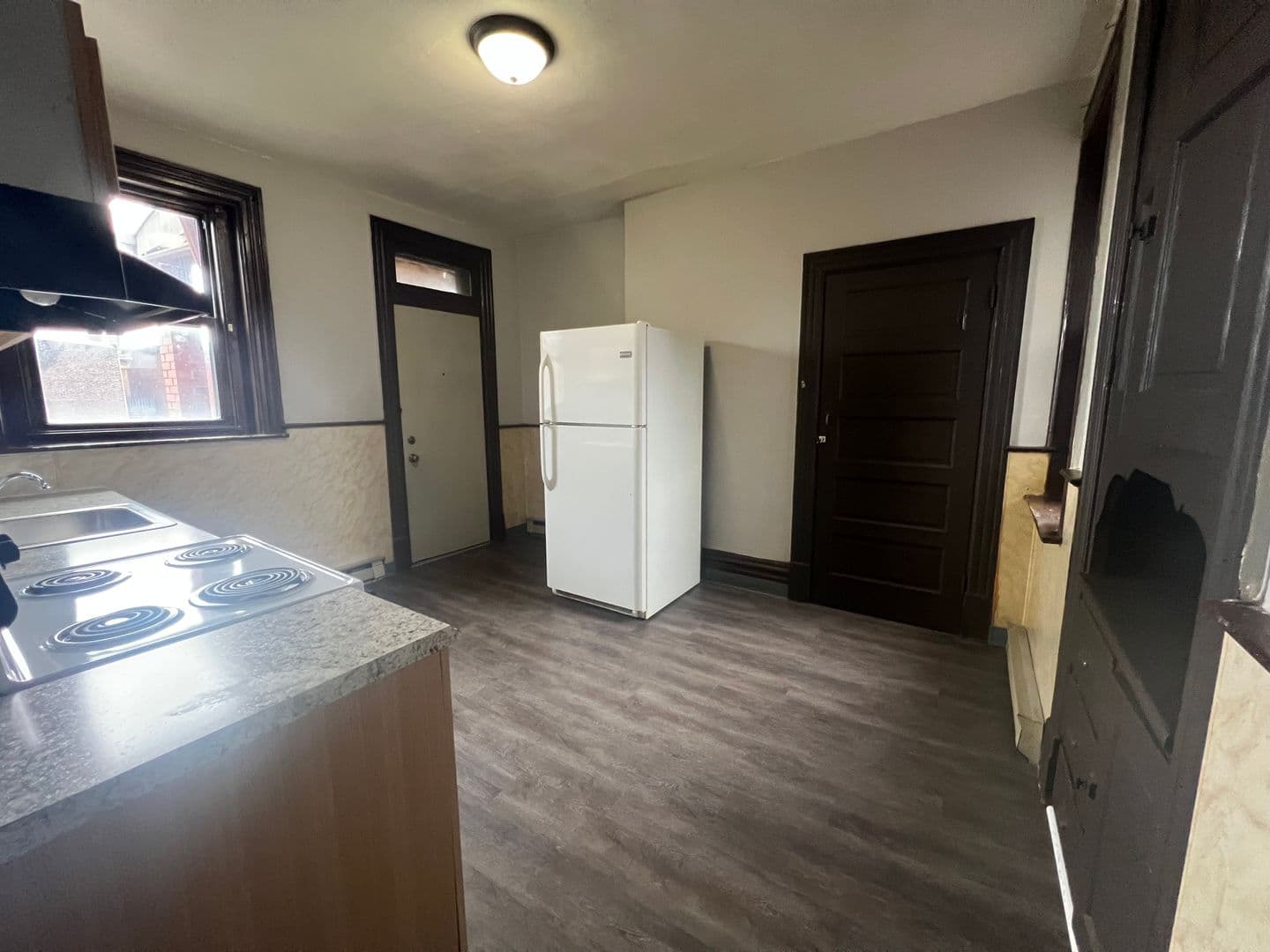 Pittsburgh Apartment: 1203 Reddour Street