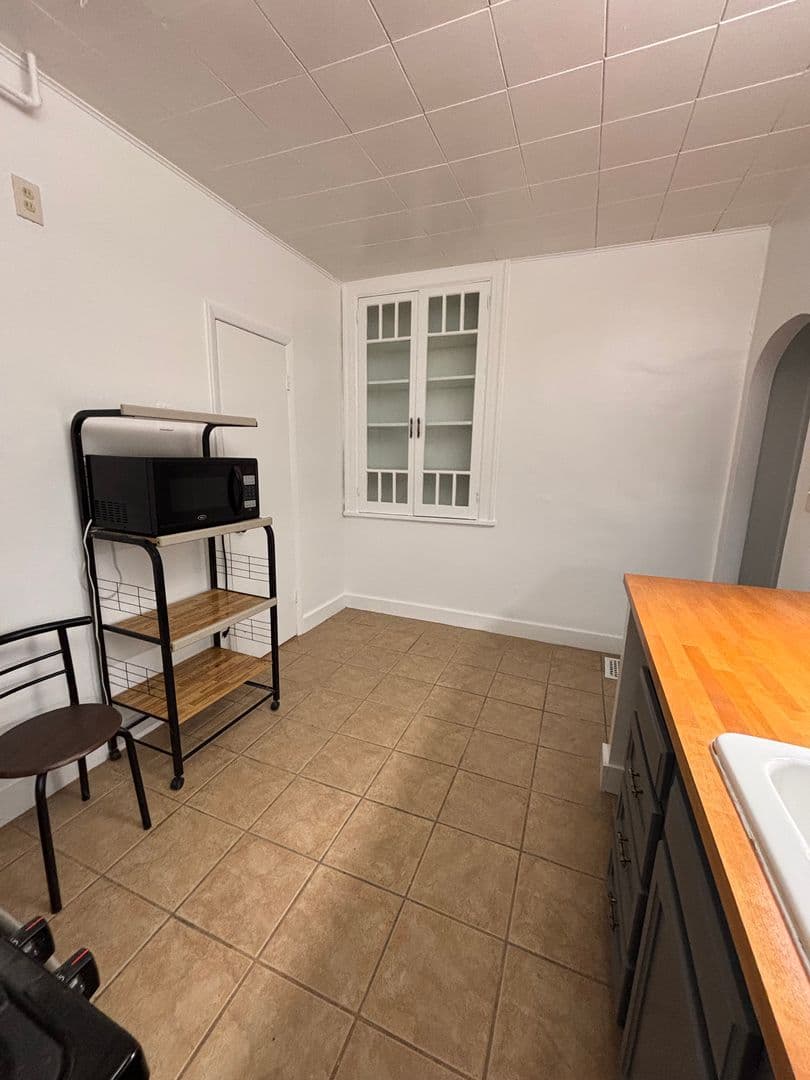 Pittsburgh Apartment: 2 Shady Dr W