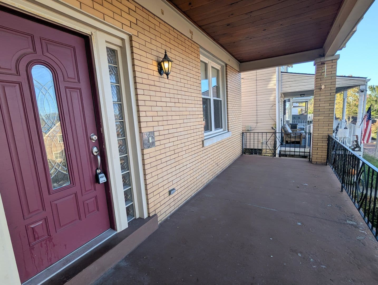 Pittsburgh House: 303 Labelle St