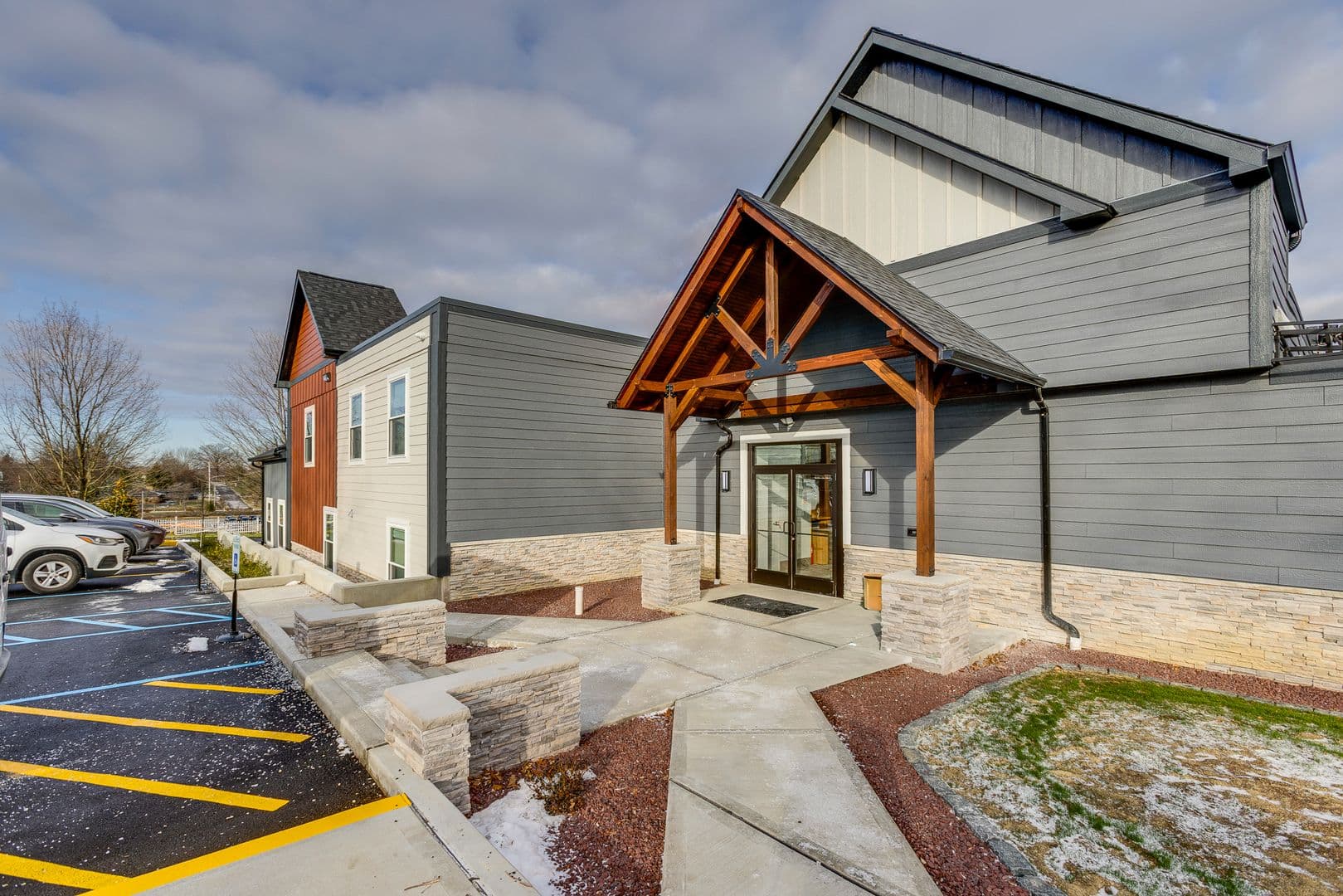 Coraopolis Apartment: 200 Grant Dr.