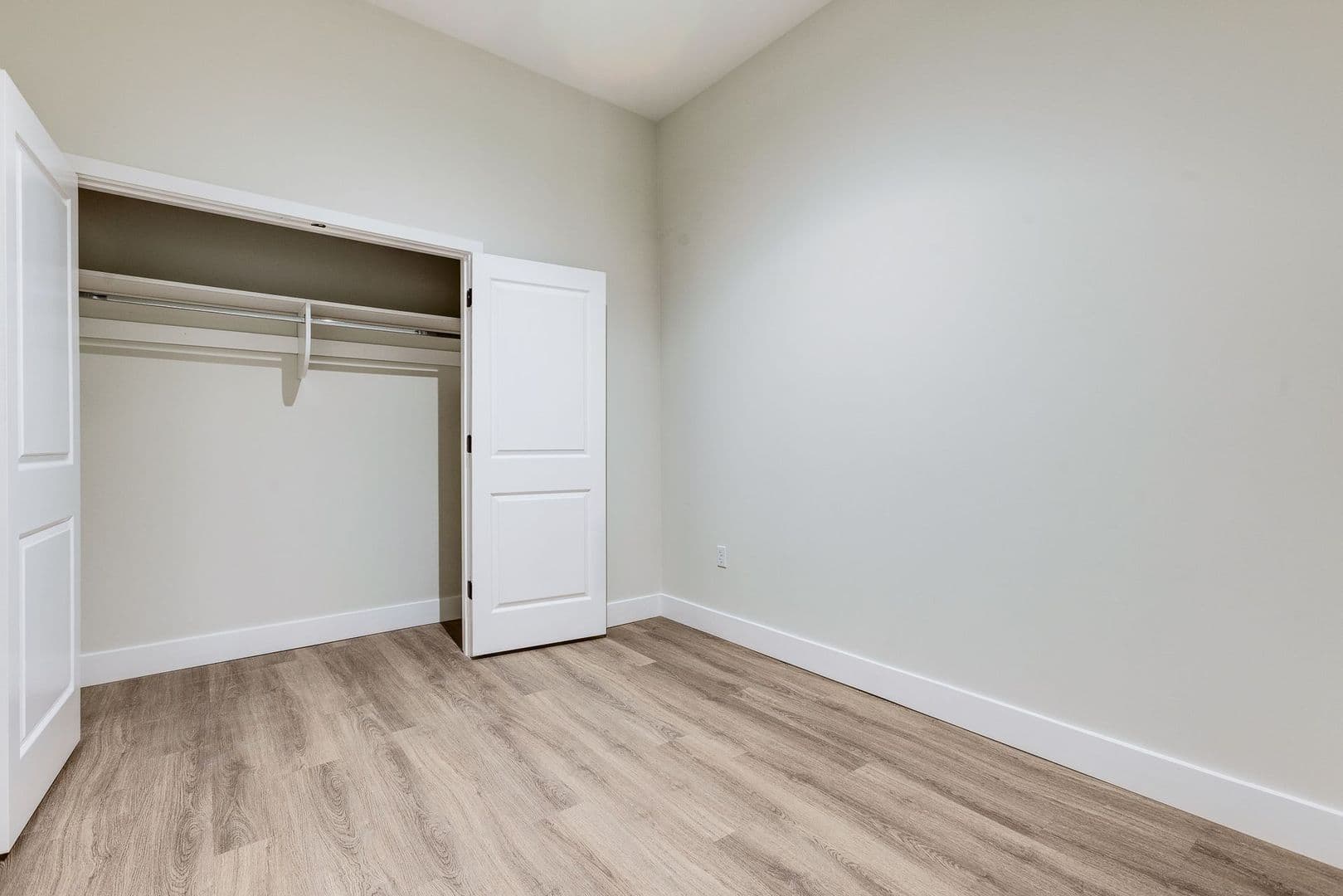 Coraopolis Apartment: 200 Grant Dr.