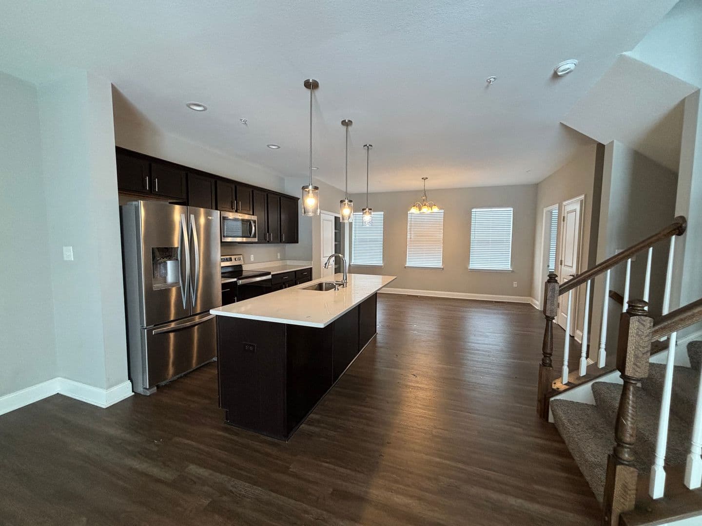Washington Townhome: 72 Hawthorne Drive