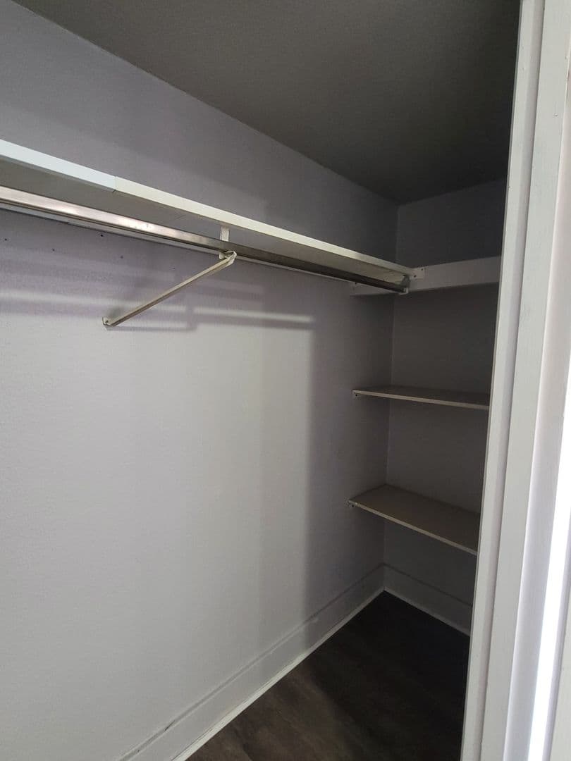 Washington Apartment: 395 Donnan Avenue
