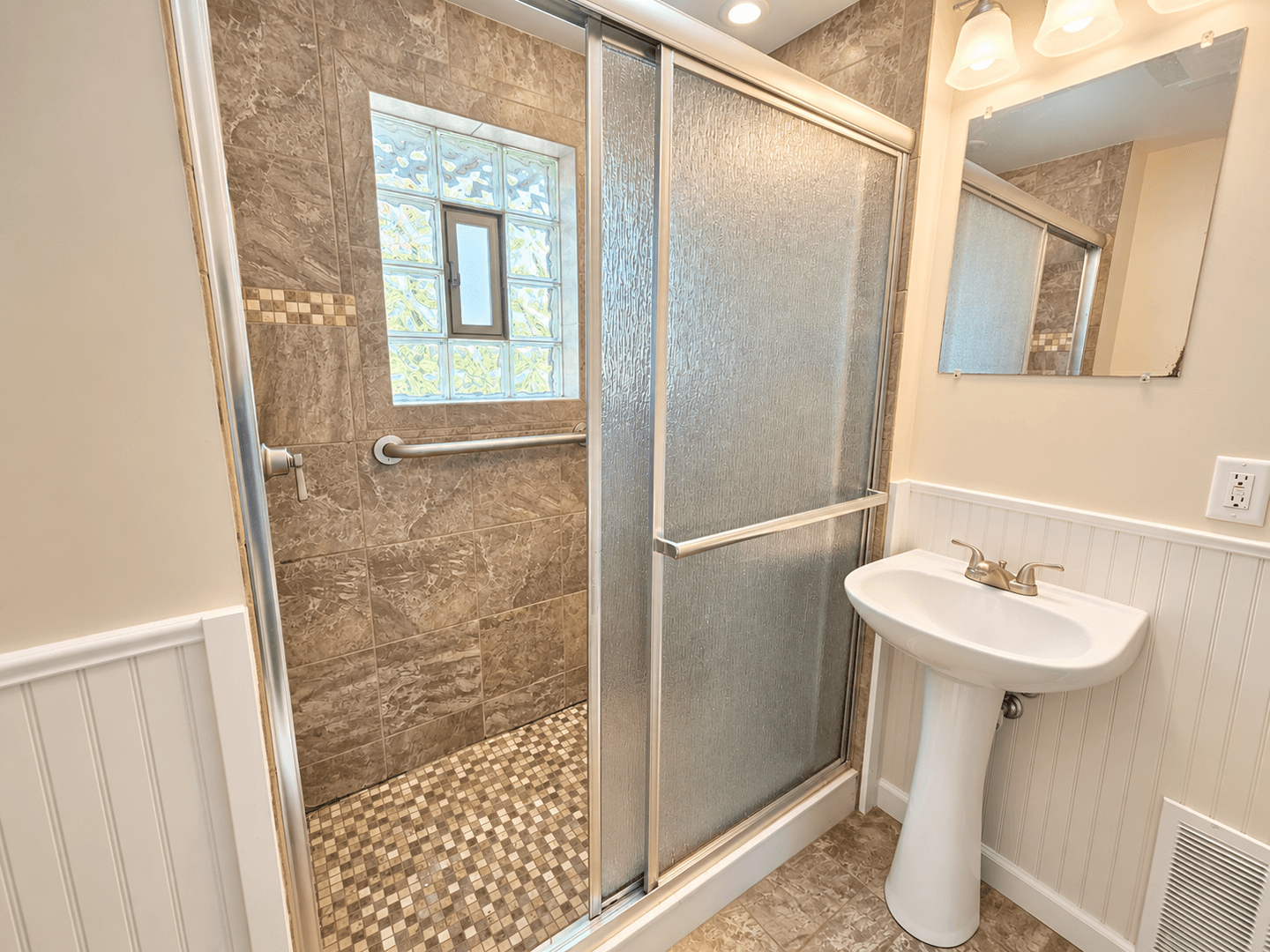 Pittsburgh Apartment: 319-321 E Agnew Ave