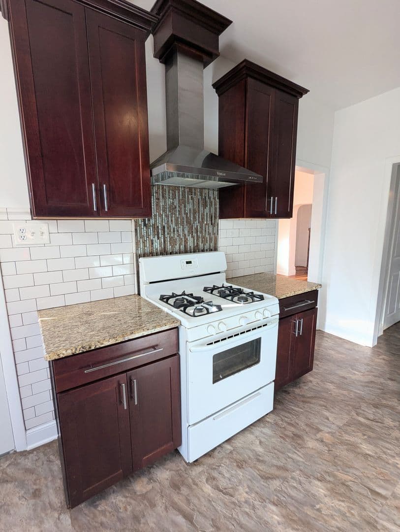 Pittsburgh House: 303 Labelle St
