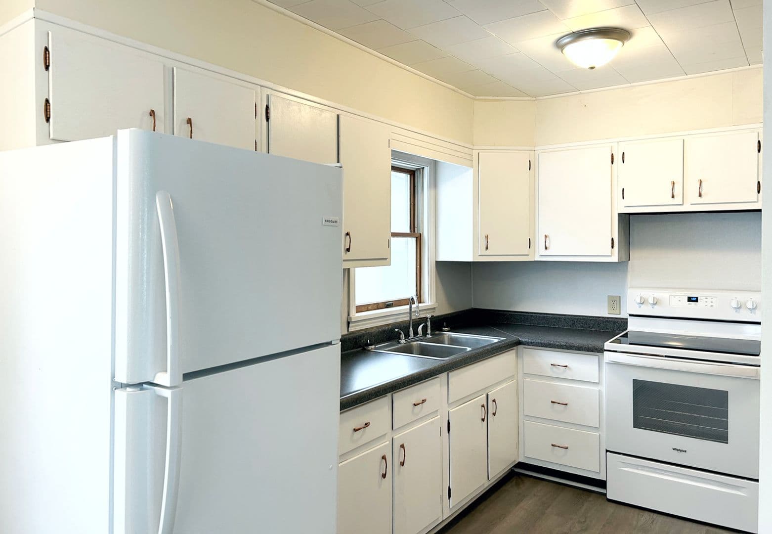 Grove City House: 114 W Washington Blvd.