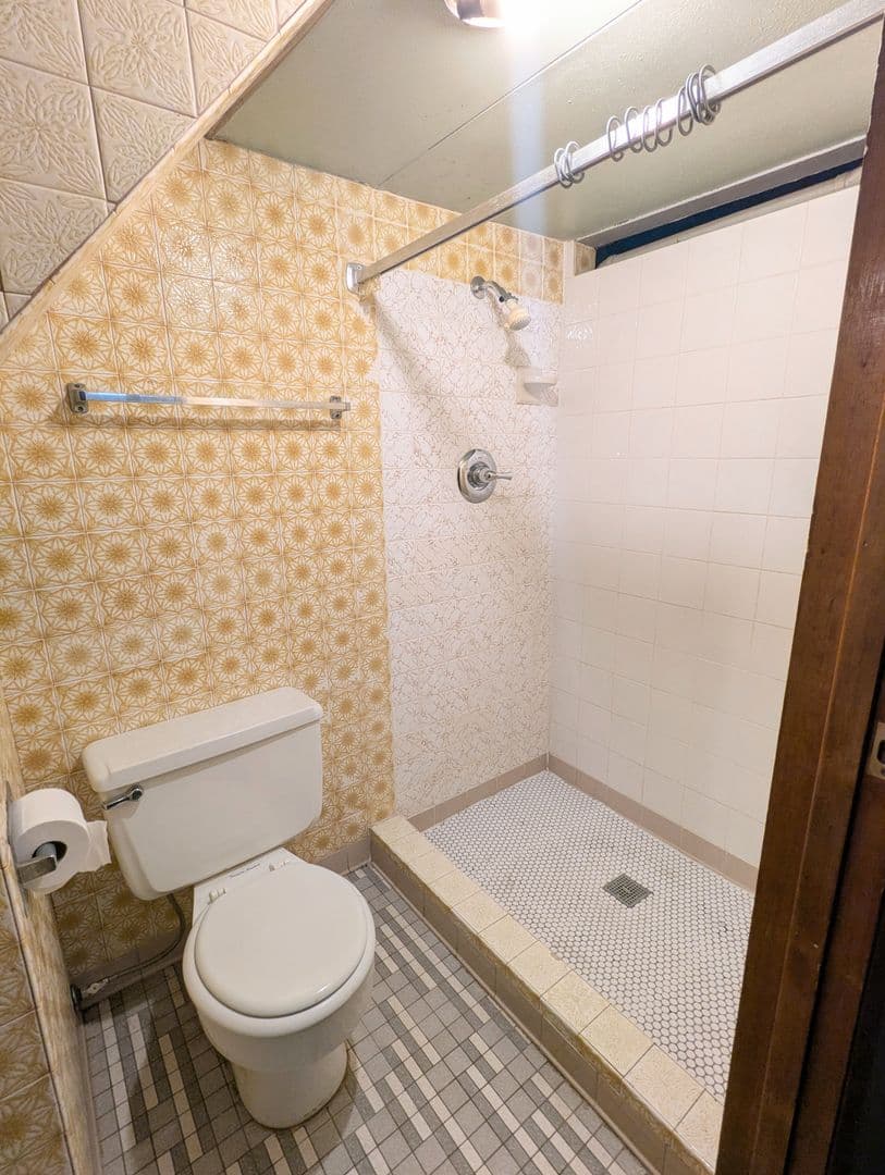 Pittsburgh House: 303 Labelle St