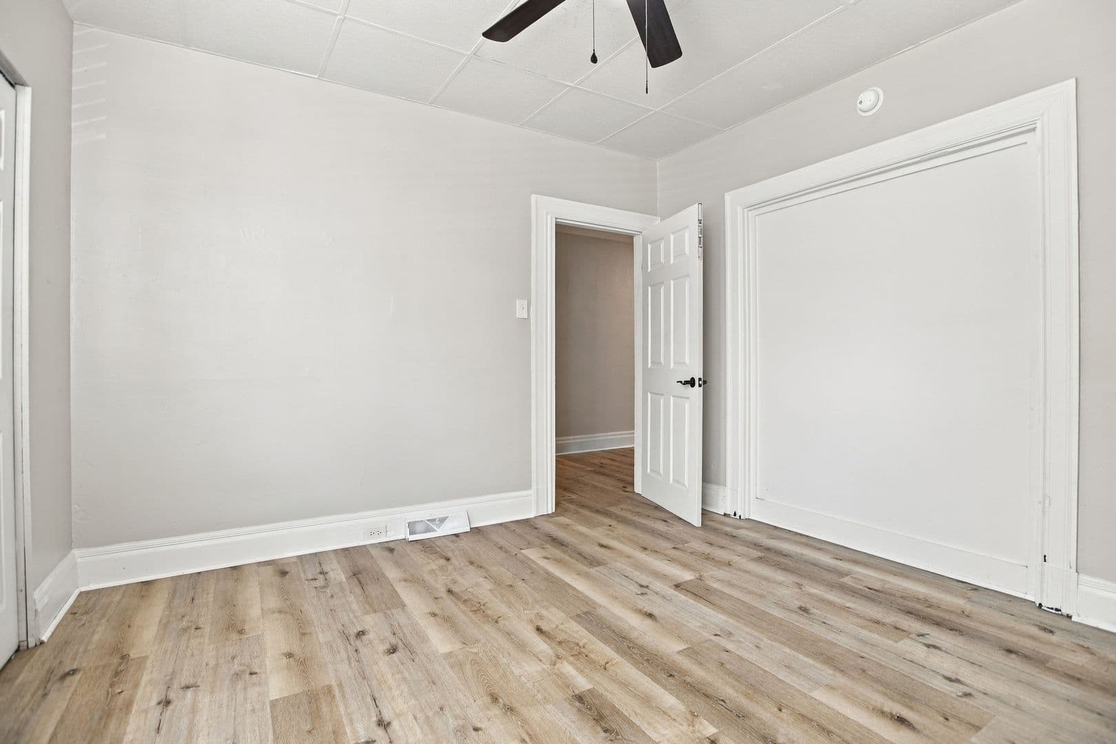 Pittsburgh Apartment: 4807-4811 Yew Street