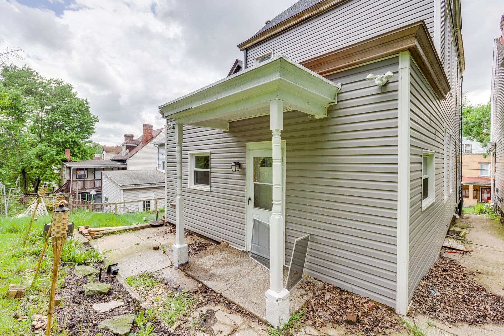 Pittsburgh House: 213 W. Burgess Street