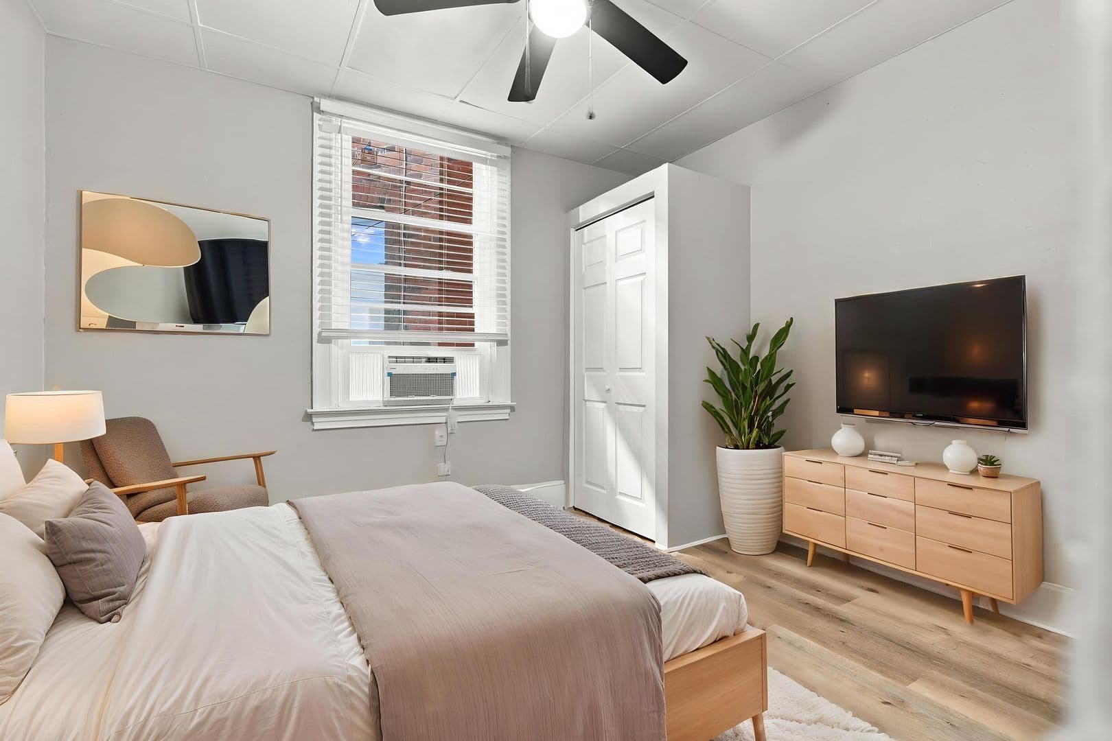 Pittsburgh Apartment: 4807-4811 Yew Street