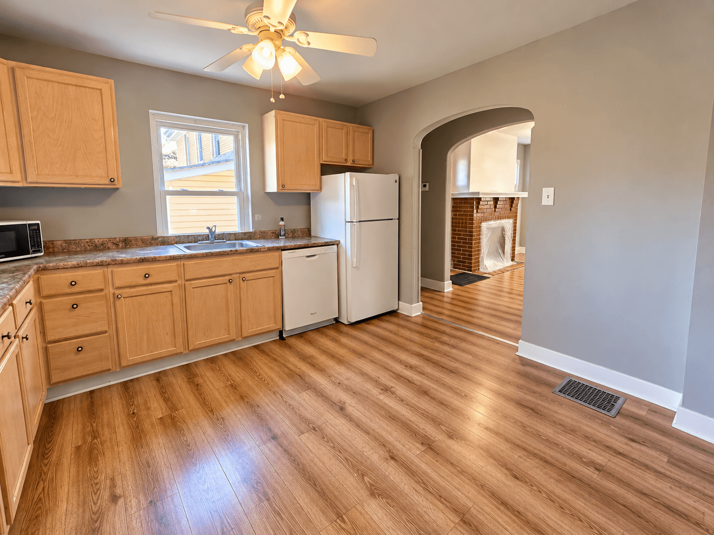 Pittsburgh Apartment: 319-321 E Agnew Ave