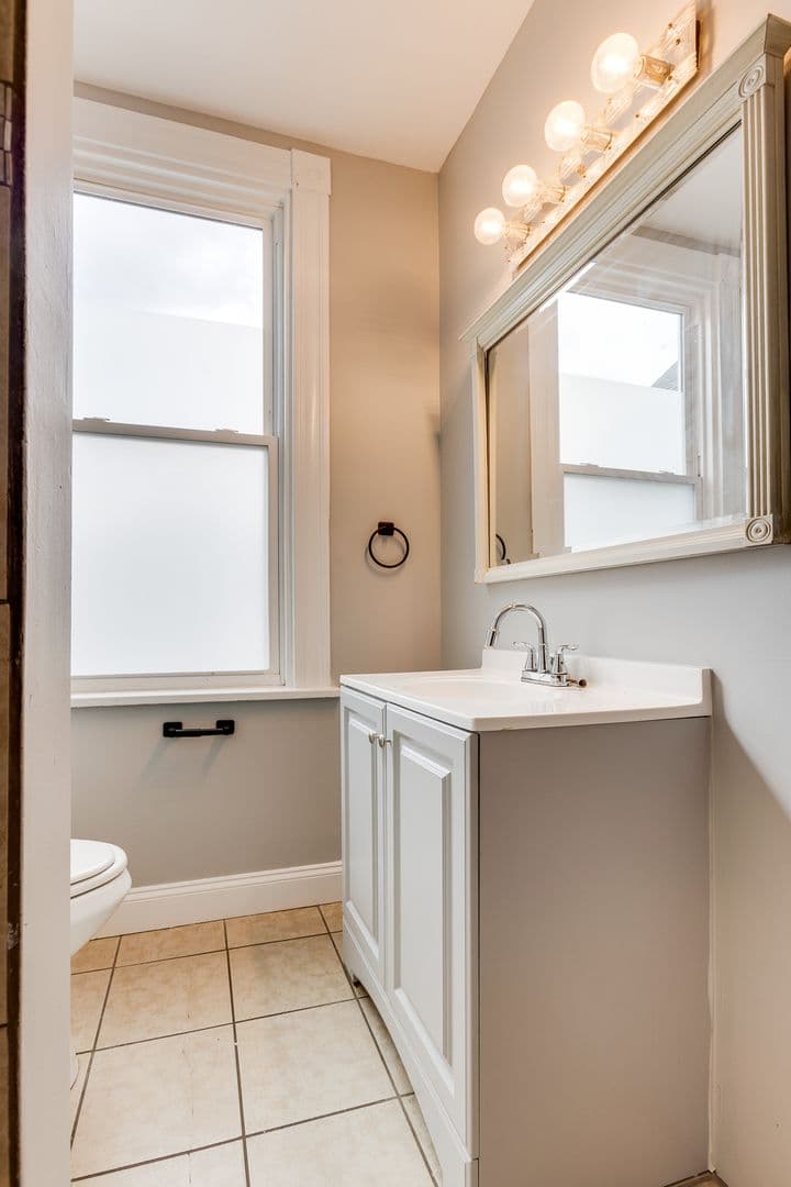 Pittsburgh House: 213 W. Burgess Street