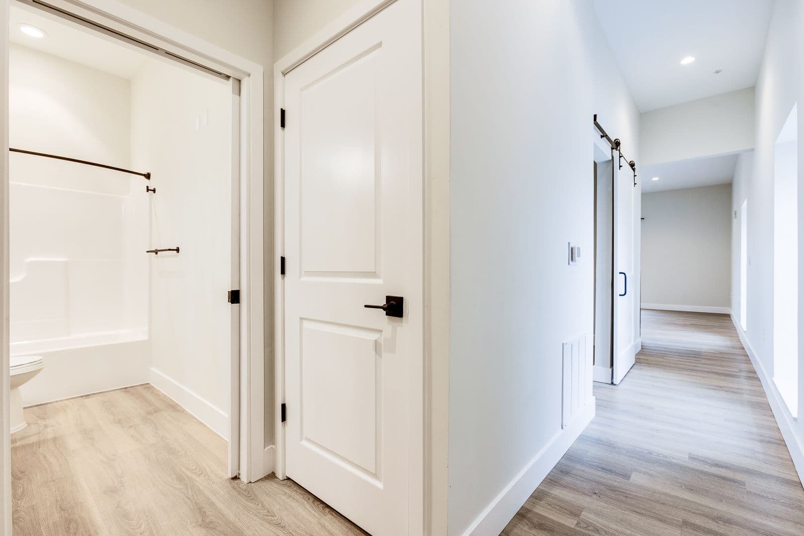 Coraopolis Apartment: 200 Grant Dr.