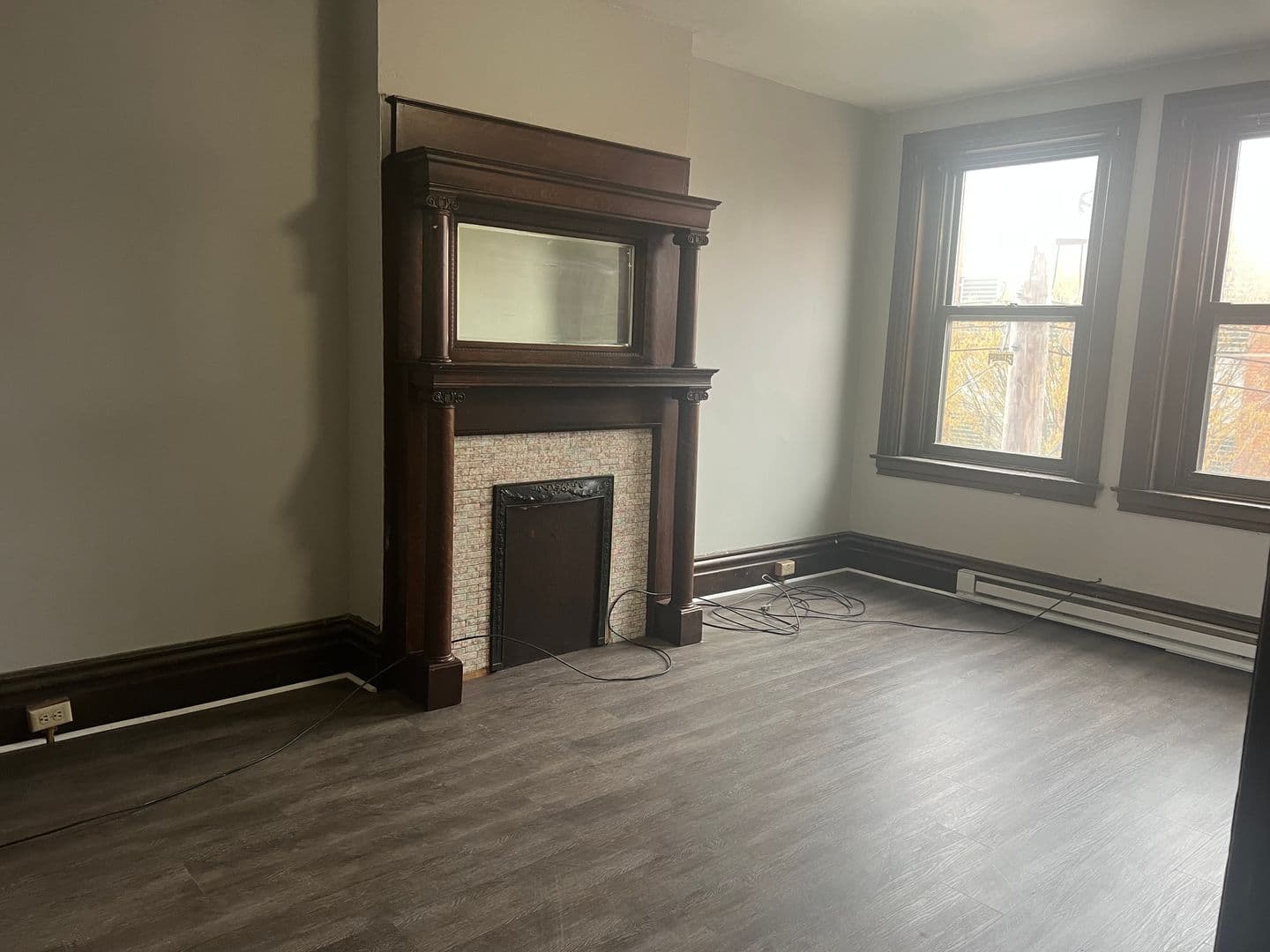 Pittsburgh Apartment: 1203 Reddour Street