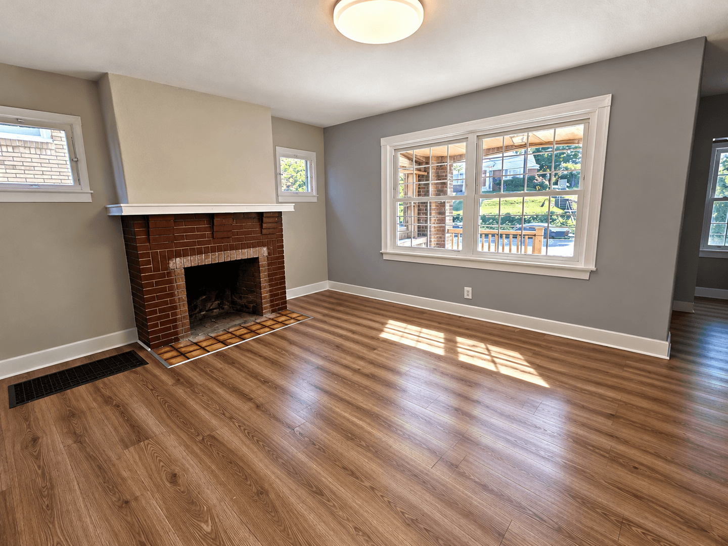Pittsburgh Apartment: 319-321 E Agnew Ave