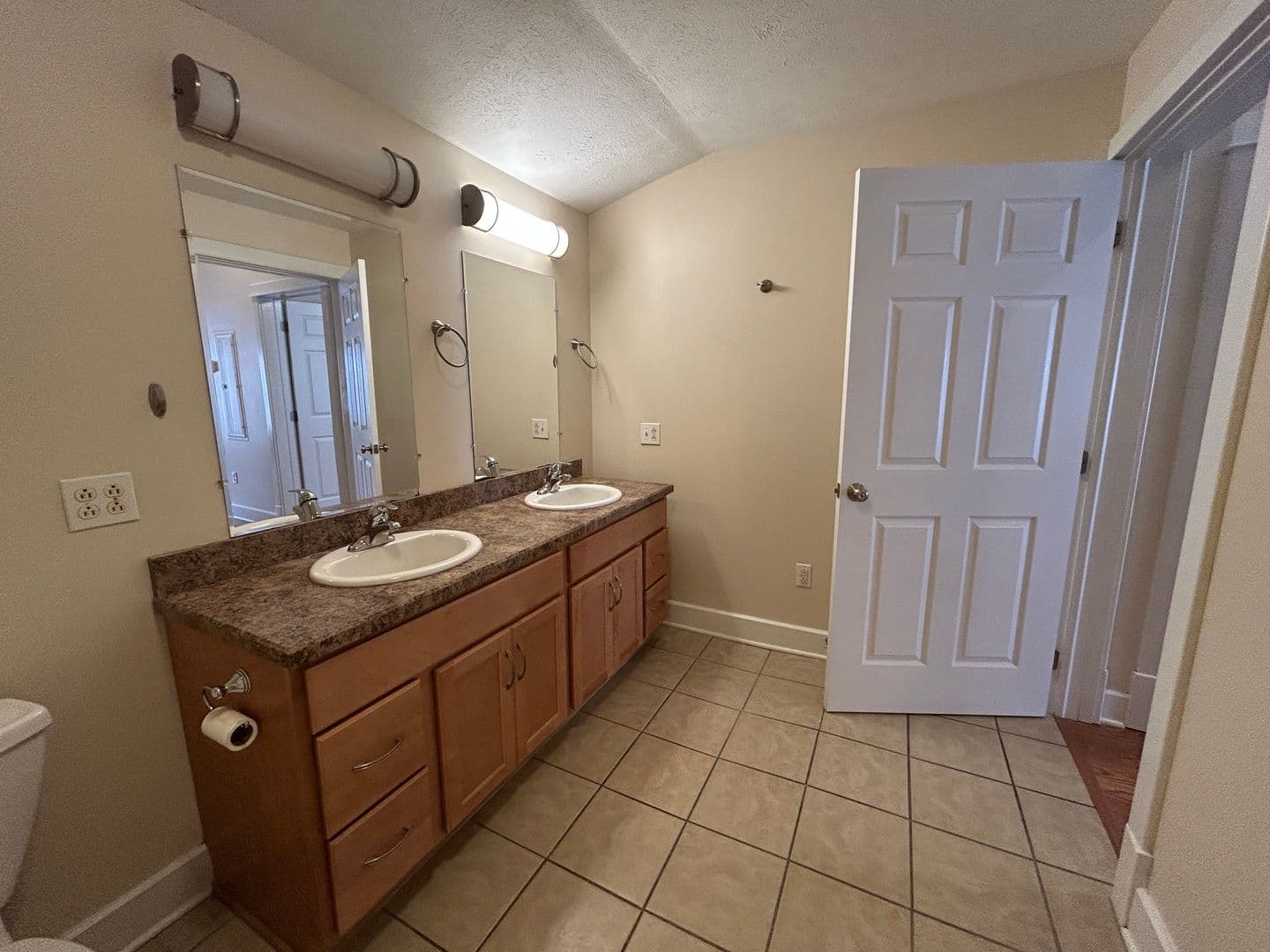 Grove City Apartment: 304 N. Broad Street