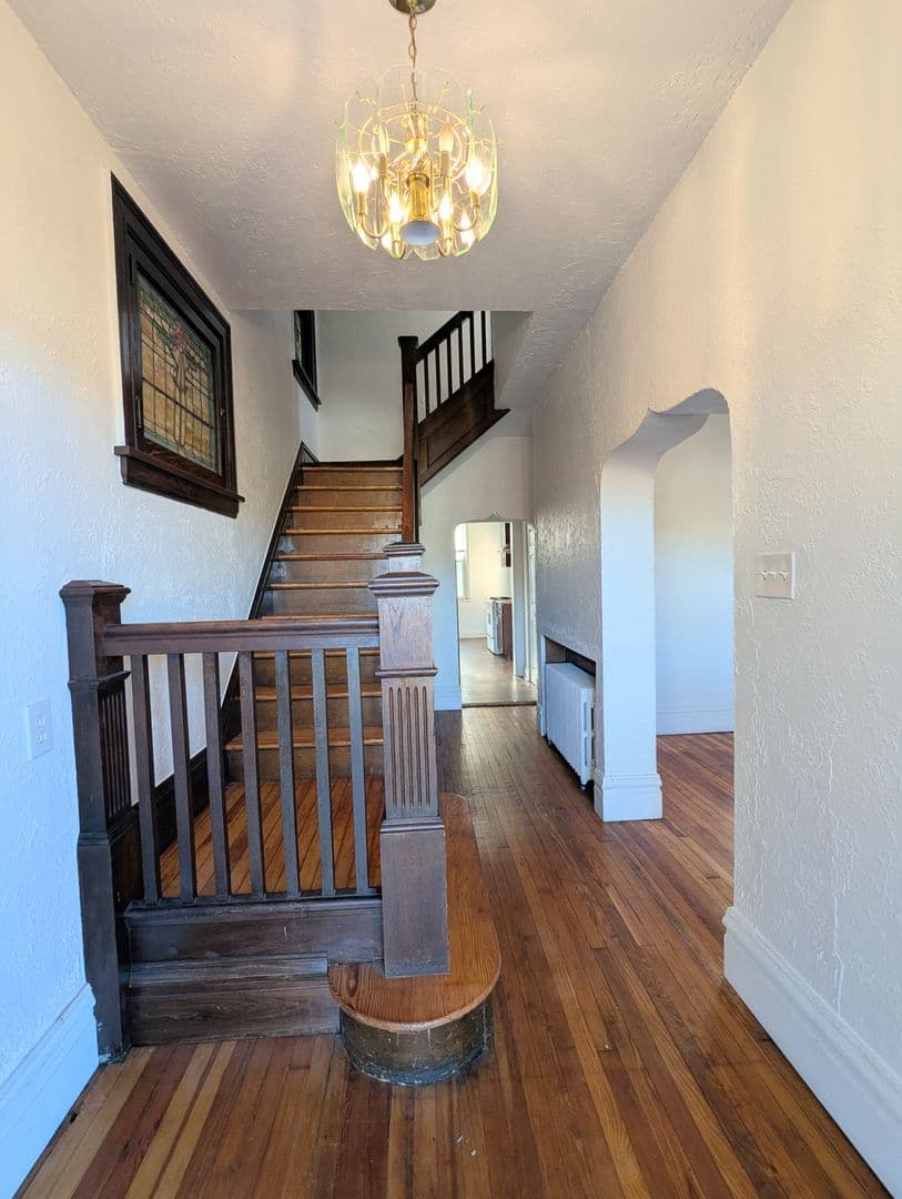 Pittsburgh House: 303 Labelle St