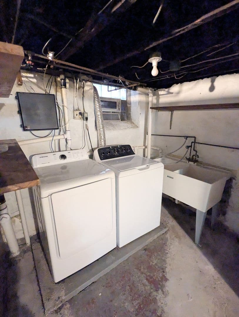 Pittsburgh House: 303 Labelle St