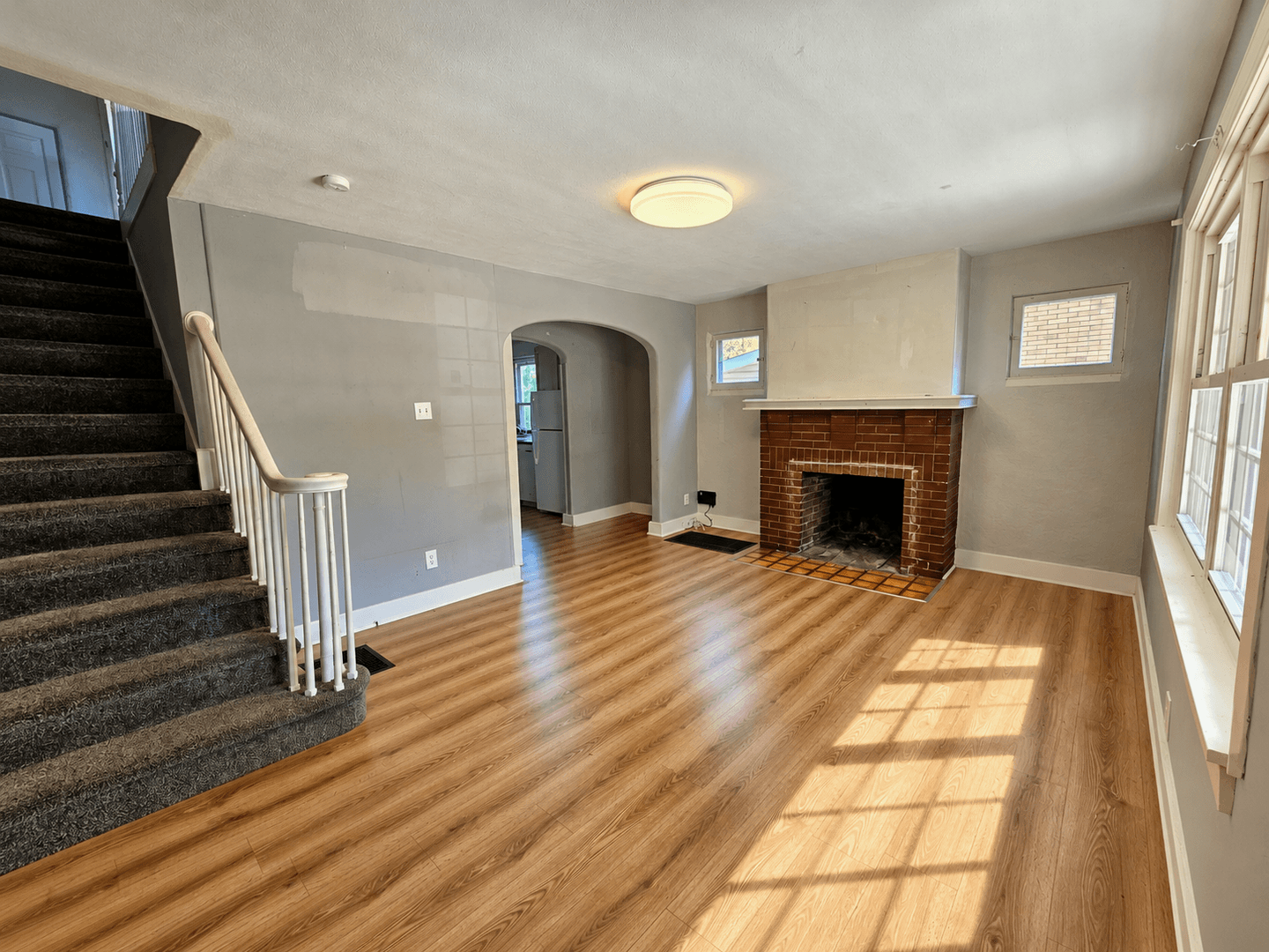 Pittsburgh Apartment: 319-321 E Agnew Ave