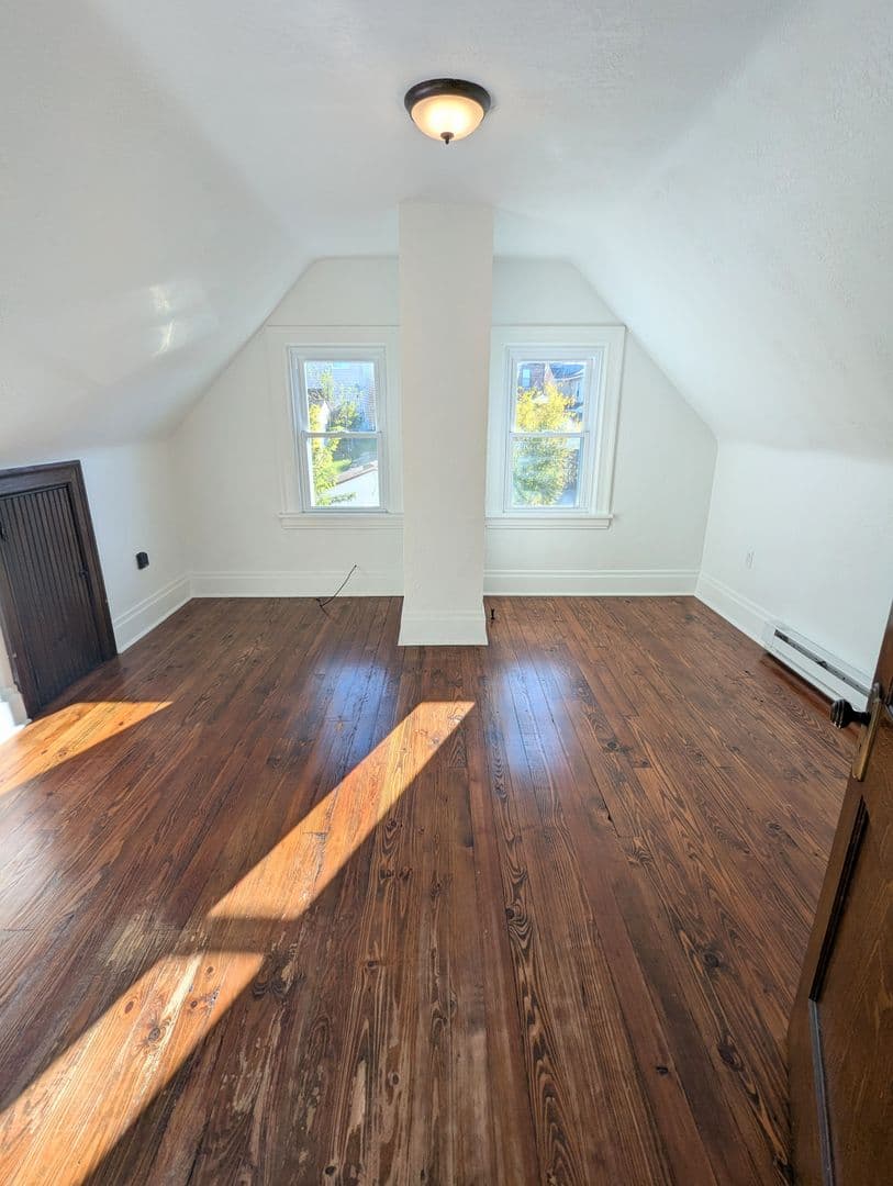 Pittsburgh House: 303 Labelle St