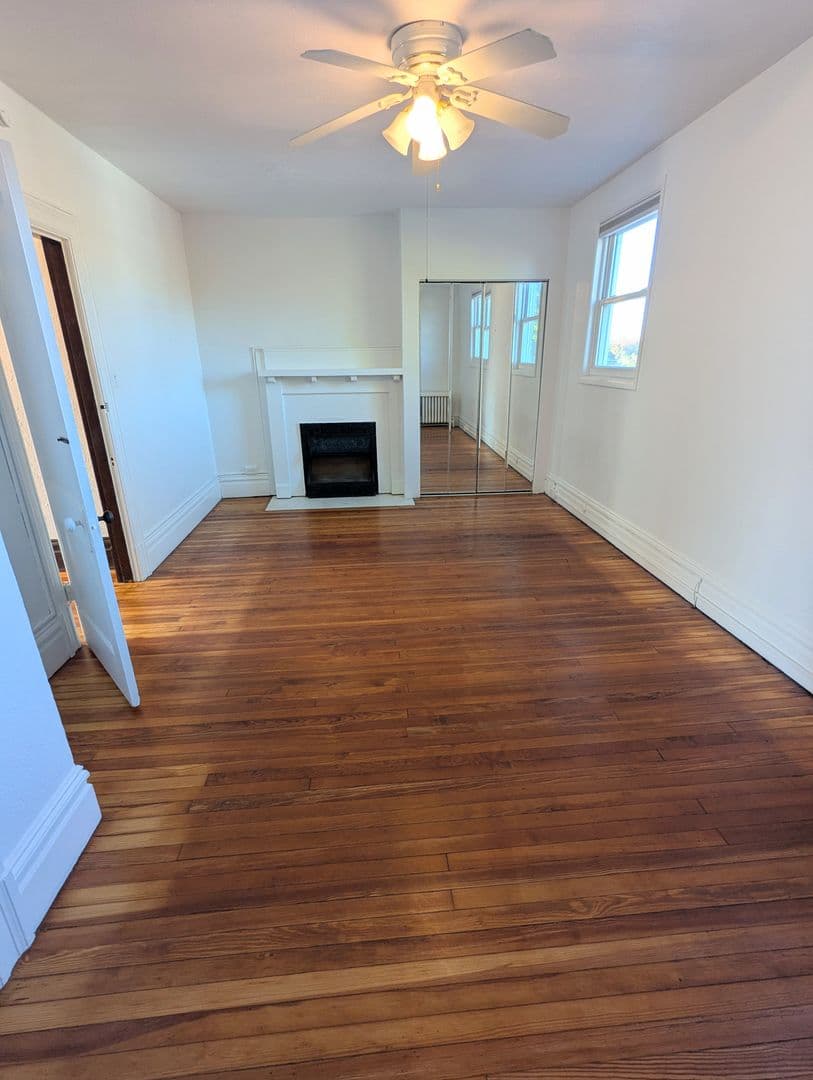 Pittsburgh House: 303 Labelle St