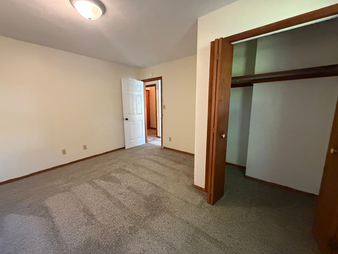 Sandy Lake Apartment: 3334-3338 N Main Street