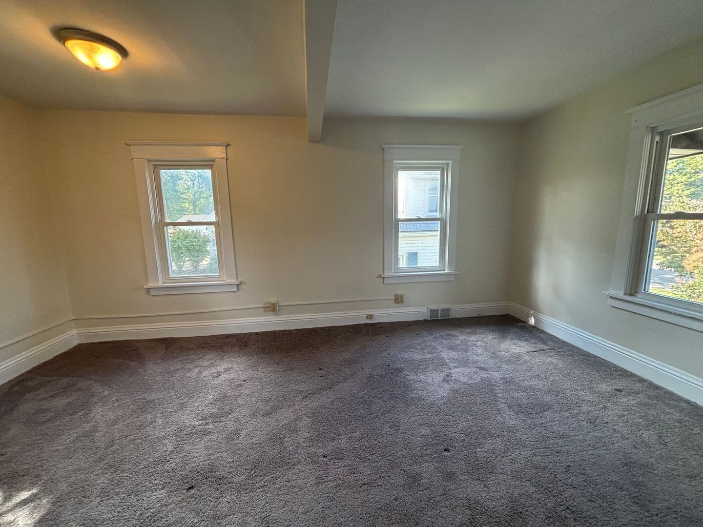 Grove City House: 114 W Washington Blvd.