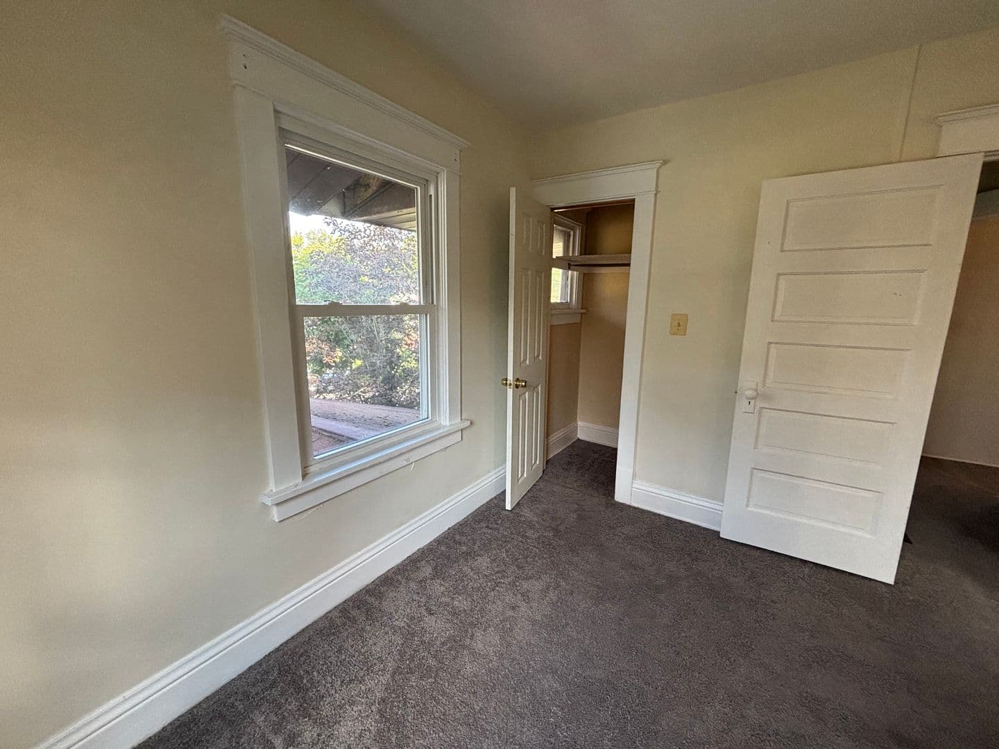 Grove City House: 114 W Washington Blvd.