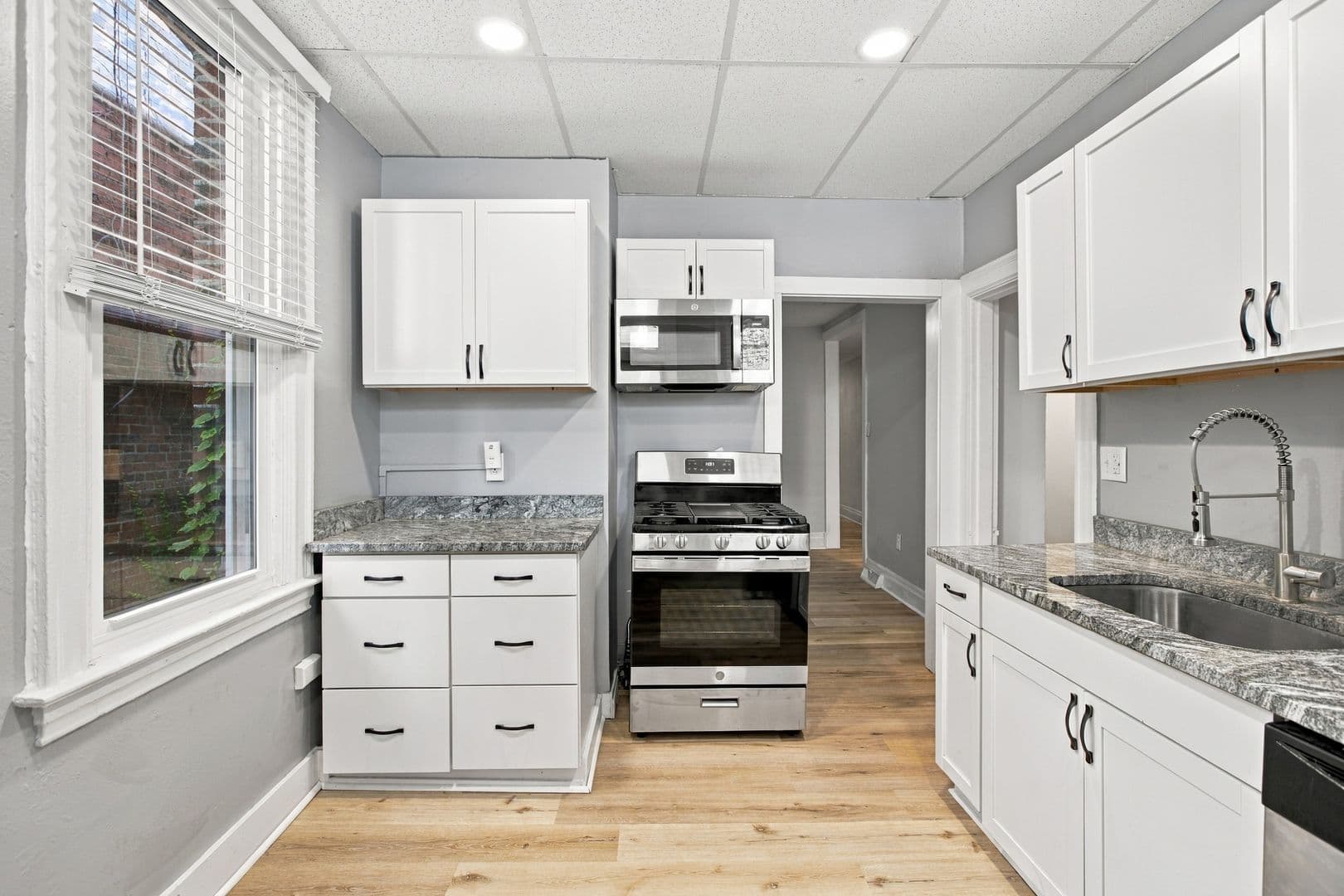 Pittsburgh Apartment: 4807-4811 Yew Street