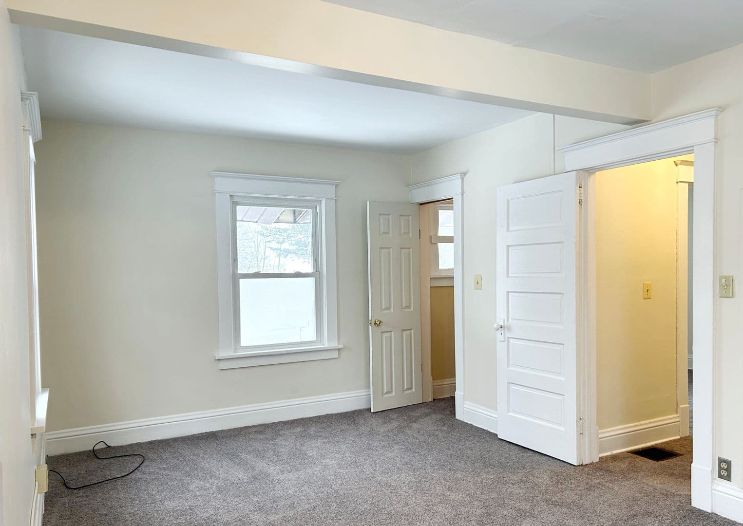 Grove City House: 114 W Washington Blvd.