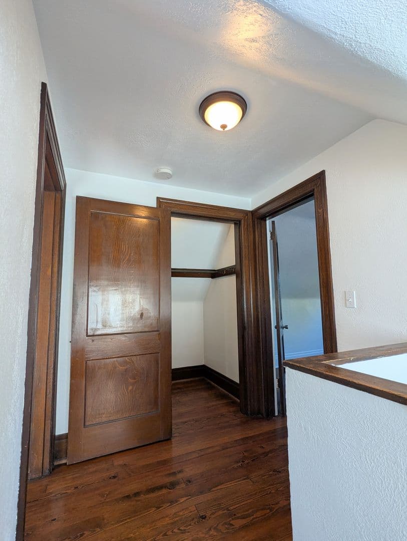Pittsburgh House: 303 Labelle St