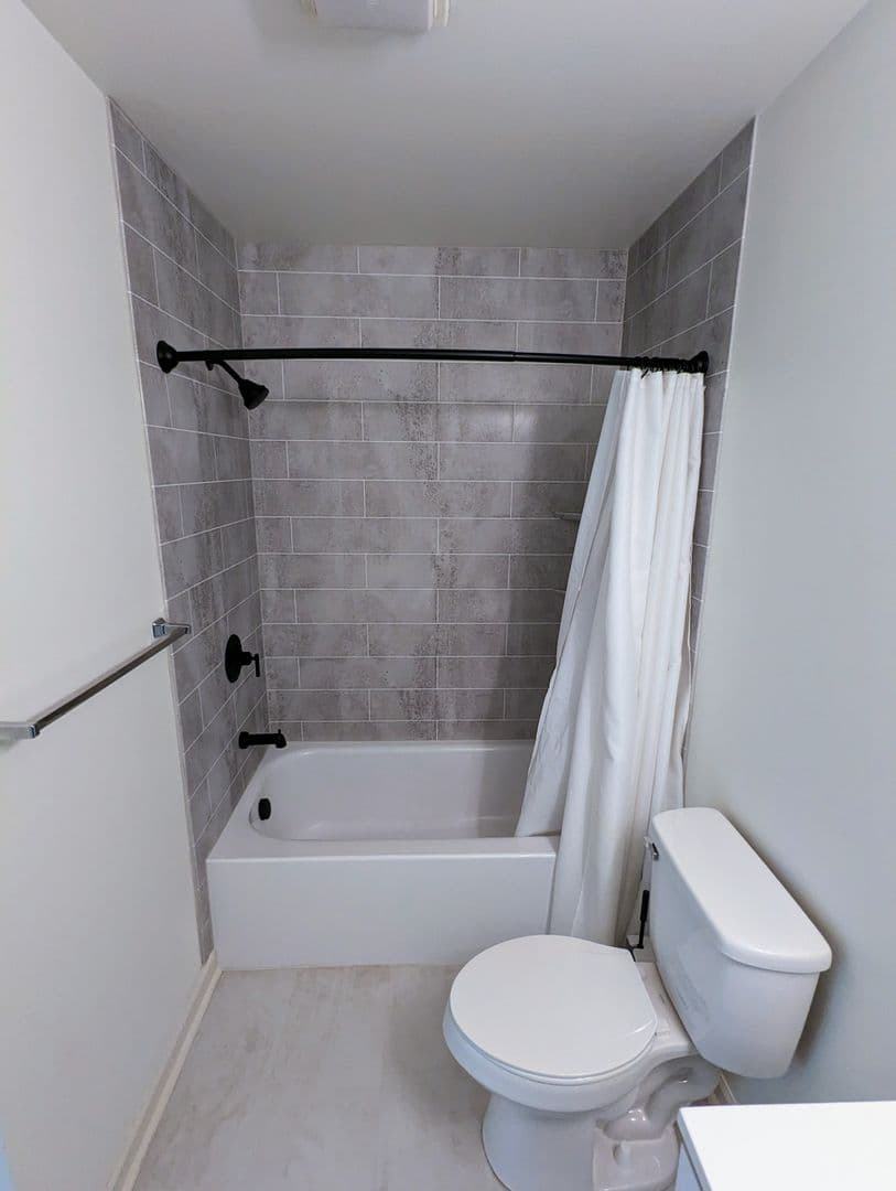 Pittsburgh Townhome: 1715 Fox Way