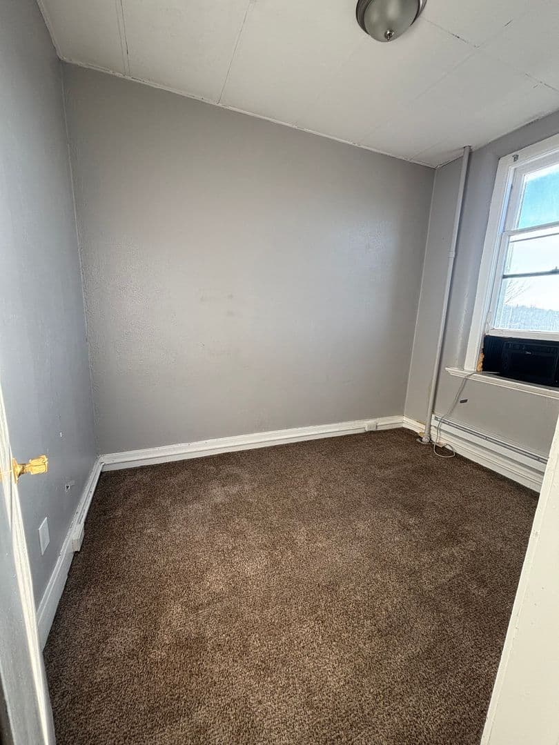Washington Apartment: 395 Donnan Avenue