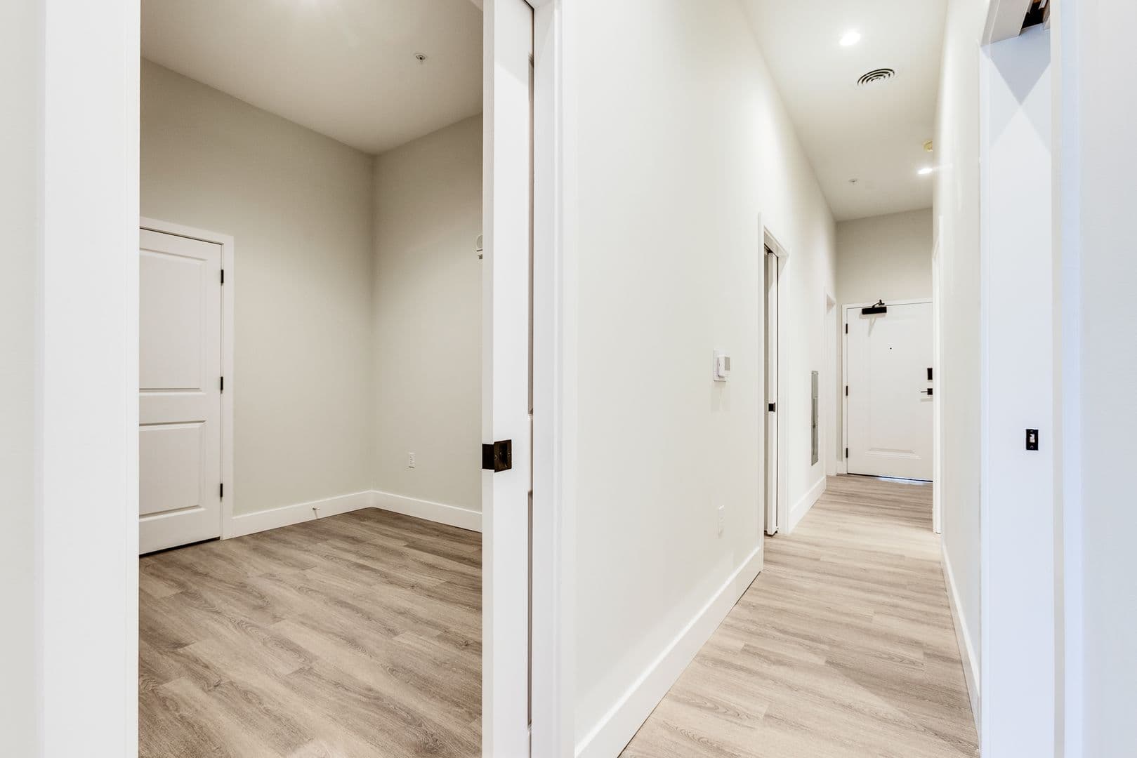 Coraopolis Apartment: 200 Grant Dr.