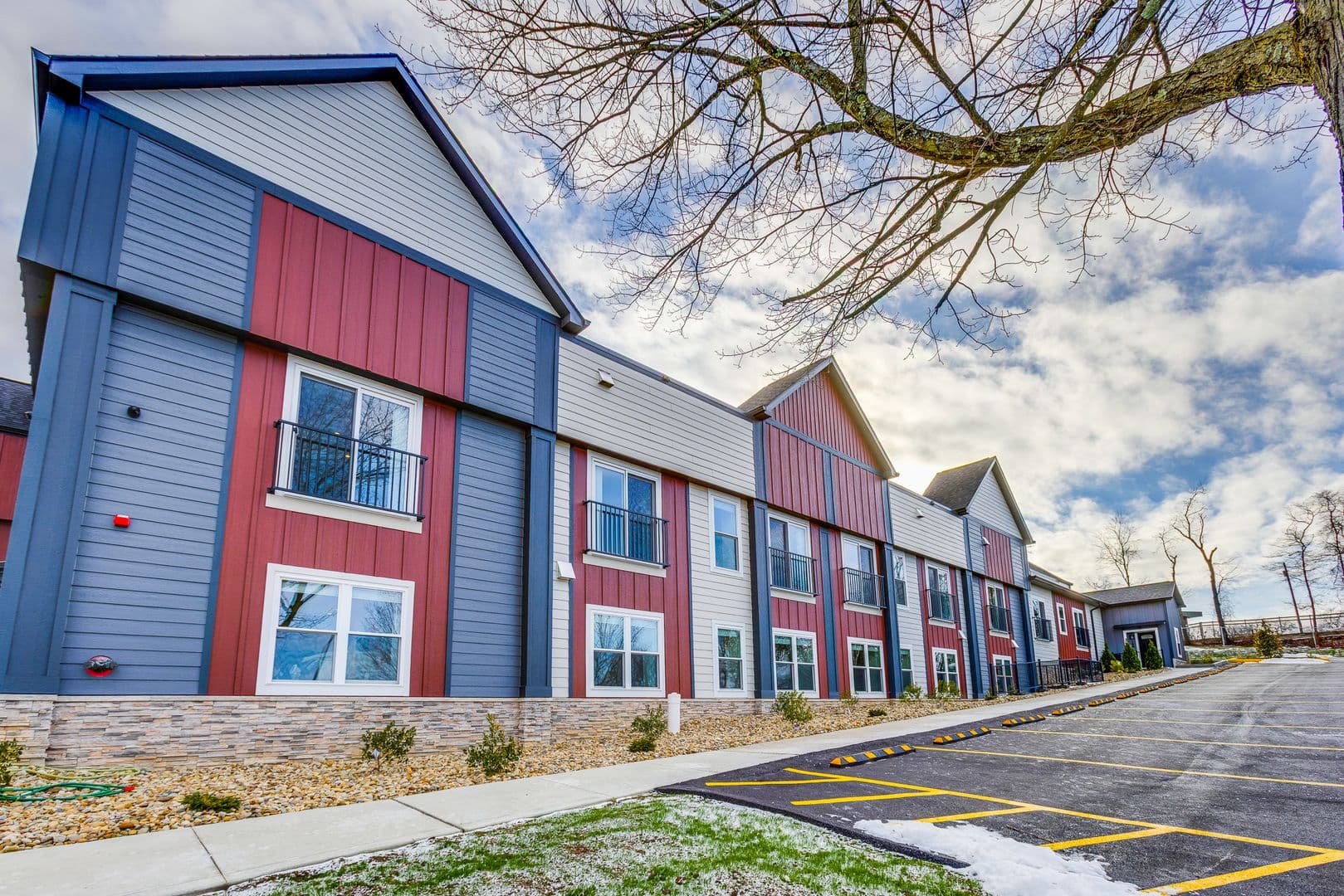 Coraopolis Apartment: 200 Grant Dr.