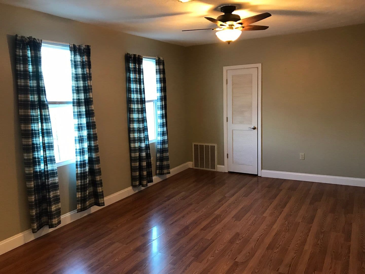 Ellsworth Apartment: 27 South Main Street