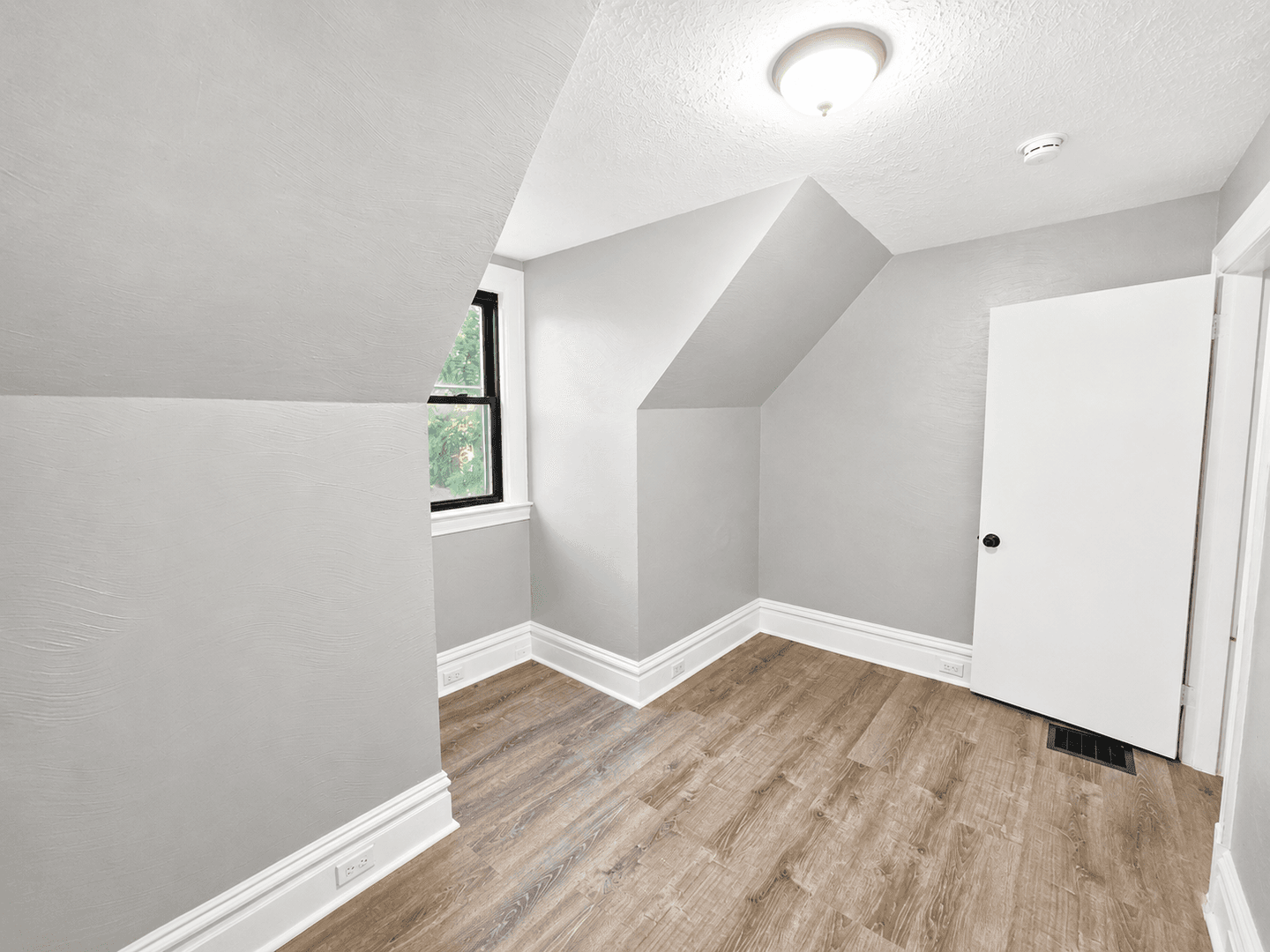 PITTSBURGH Apartment: 94-96 Stratmore St