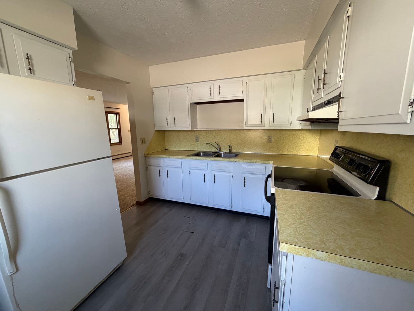 Sandy Lake Apartment: 3334-3338 N Main Street