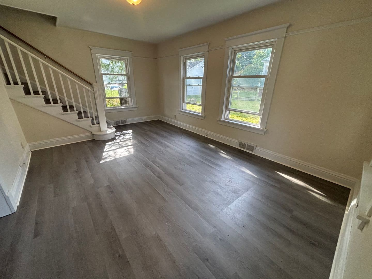 Grove City House: 114 W Washington Blvd.
