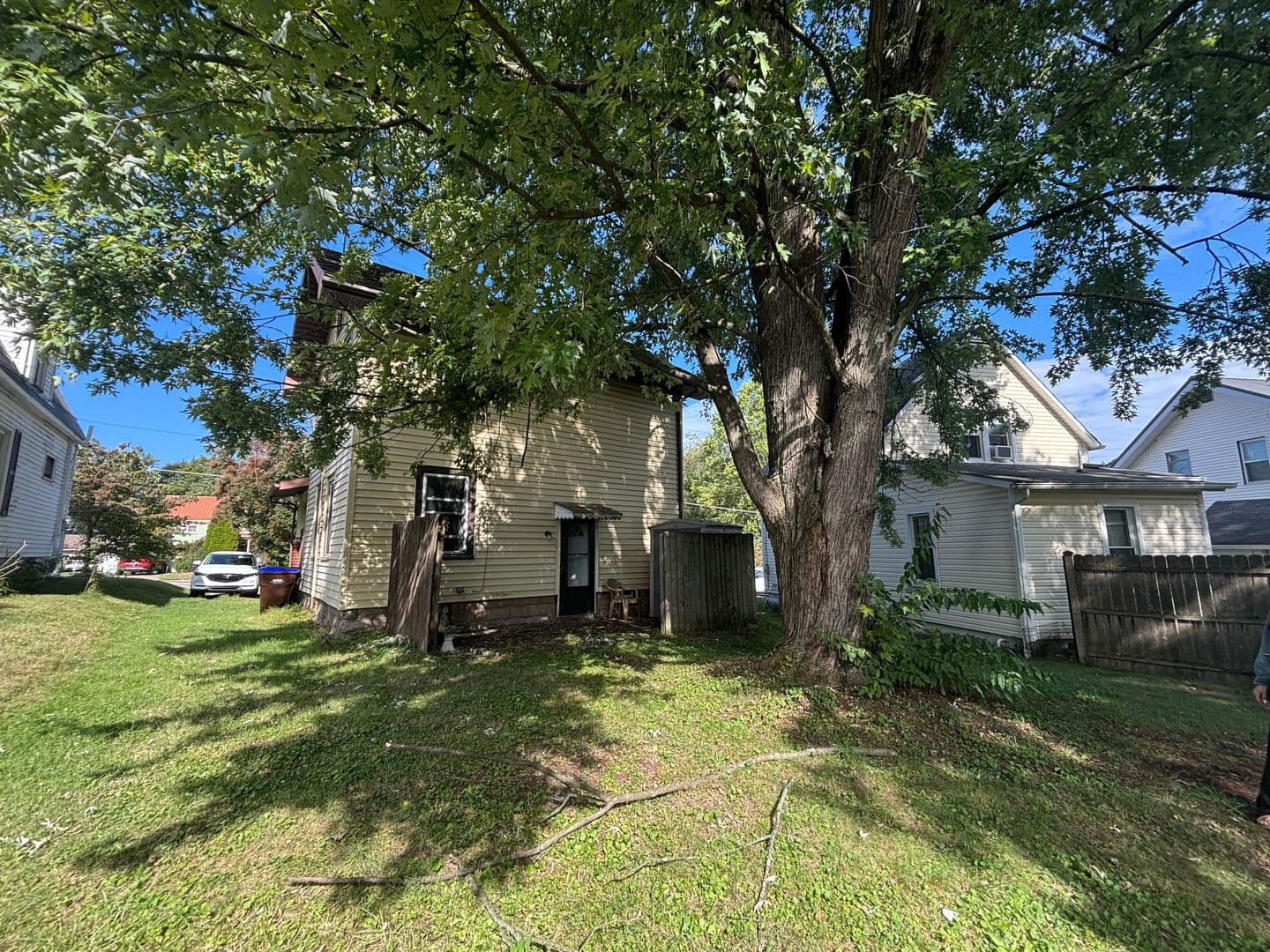 Grove City House: 114 W Washington Blvd.