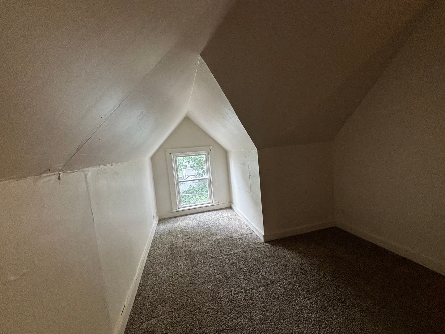 Grove City Apartment: 334 College Avenue