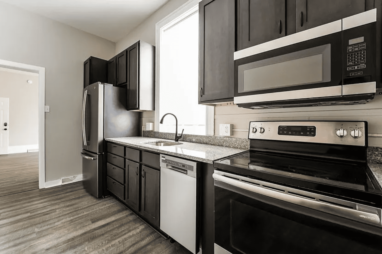 Pittsburgh Apartment: 520 Ivy Street