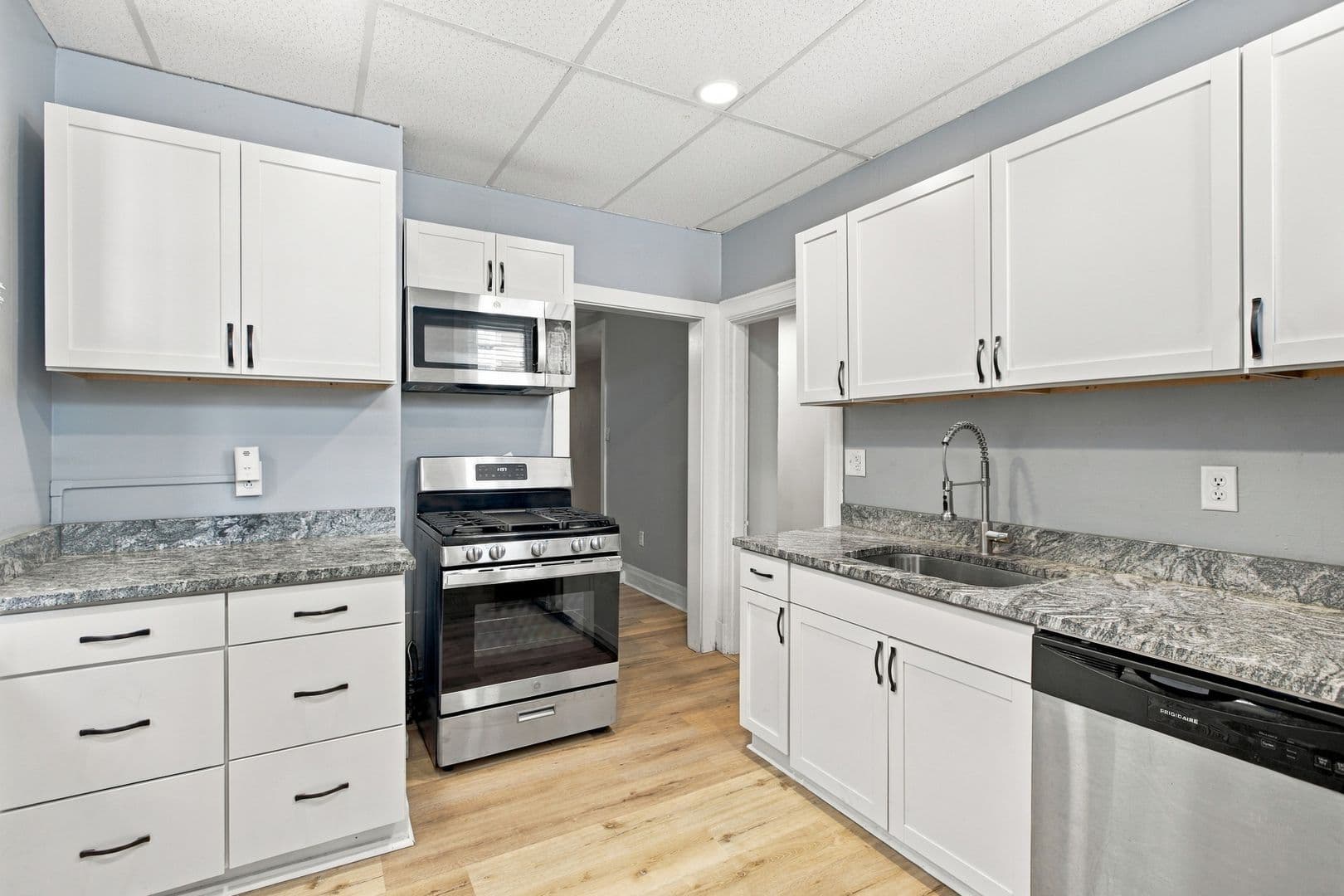 Pittsburgh Apartment: 4807-4811 Yew Street