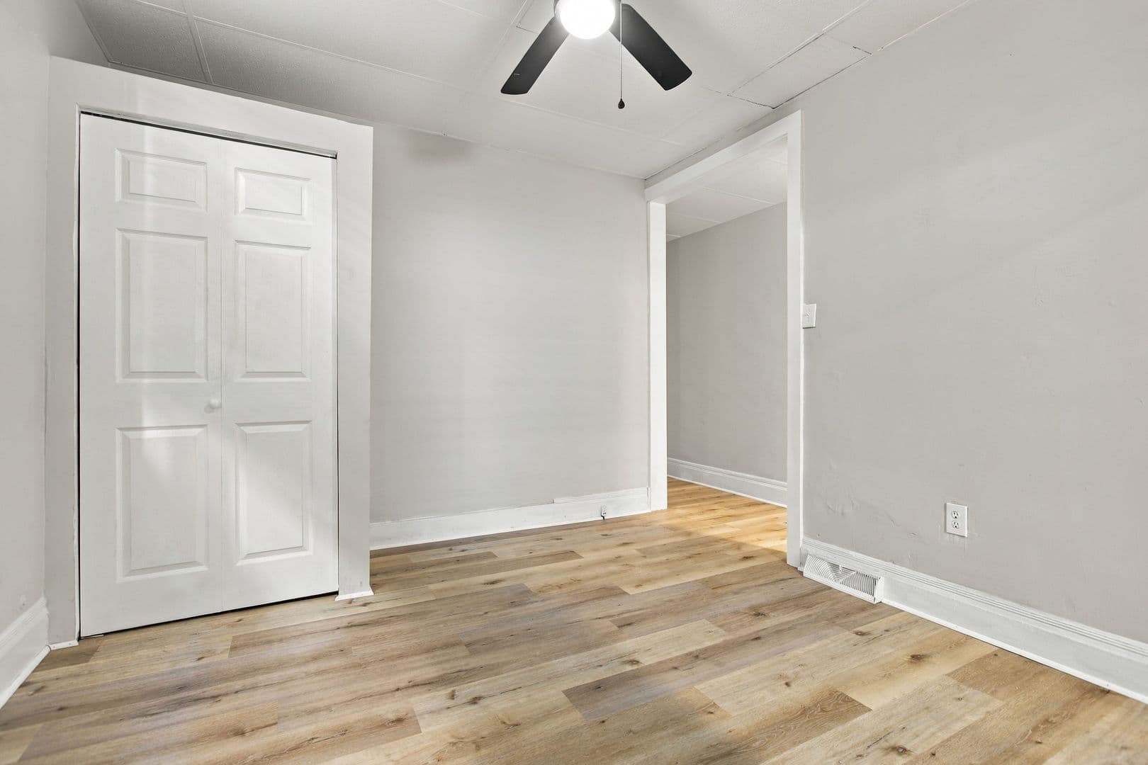 Pittsburgh Apartment: 4807-4811 Yew Street