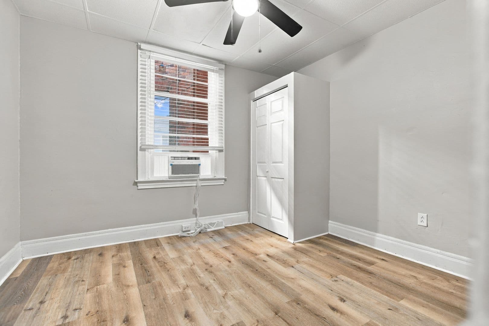 Pittsburgh Apartment: 4807-4811 Yew Street