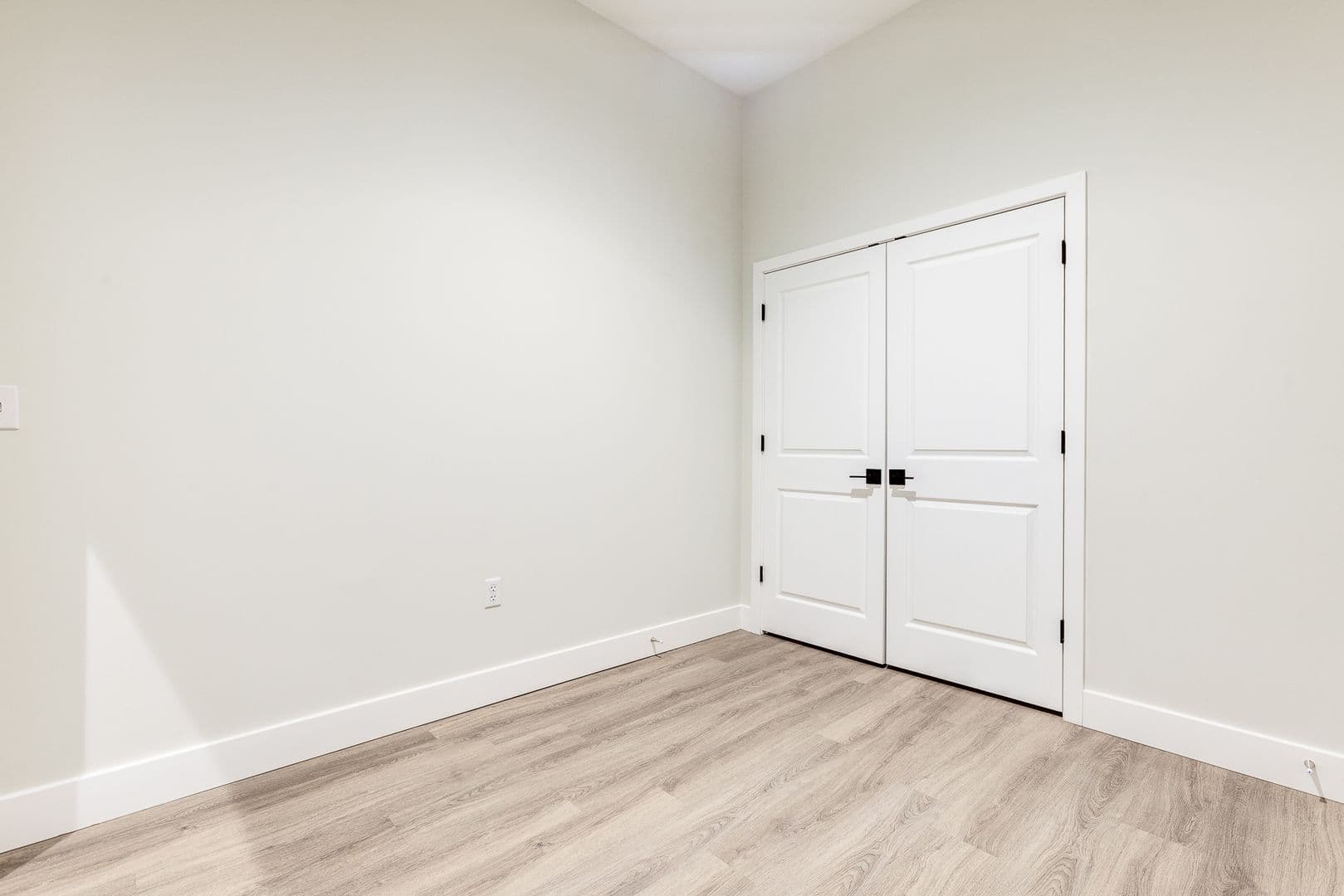 Coraopolis Apartment: 200 Grant Dr.