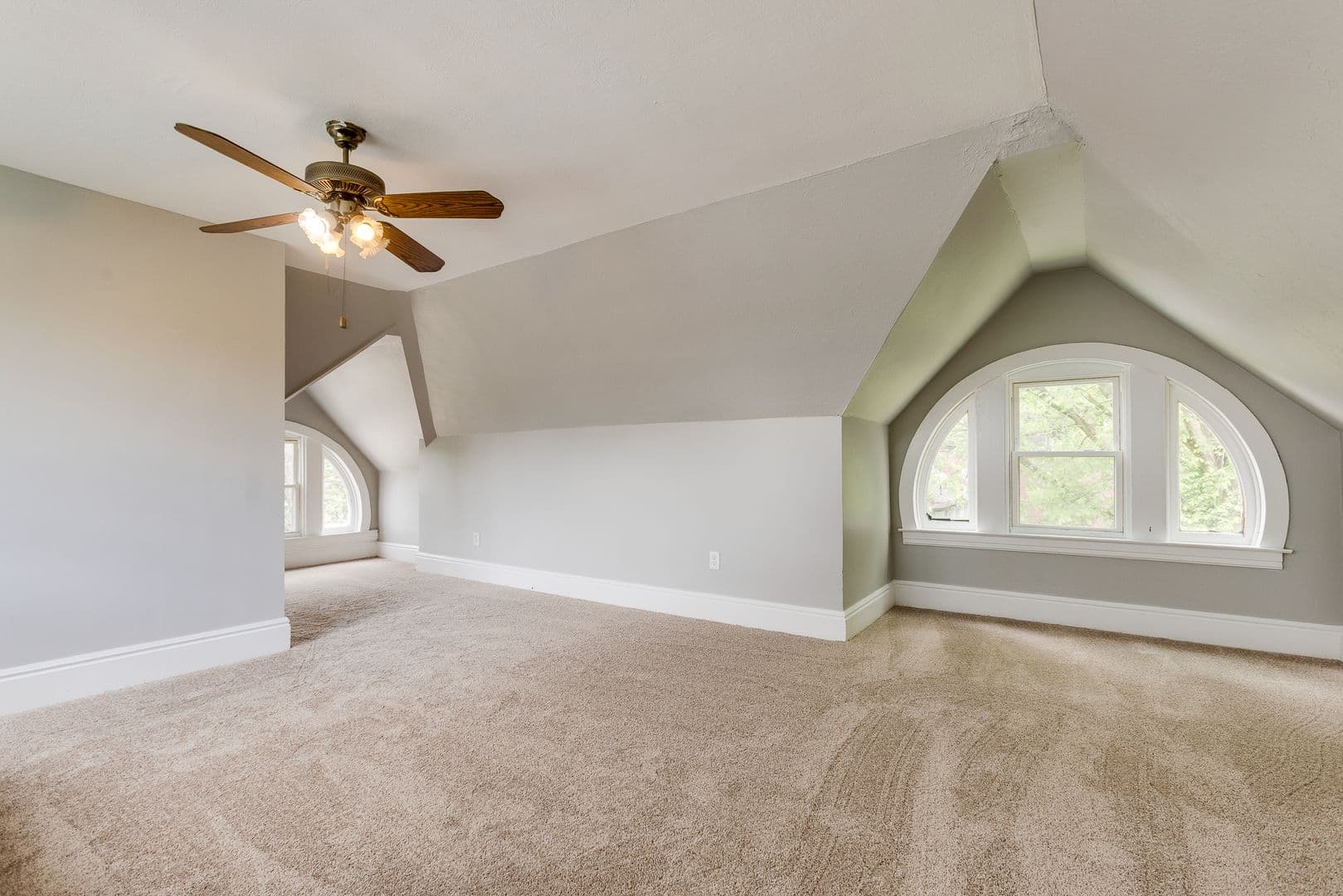 Pittsburgh House: 213 W. Burgess Street