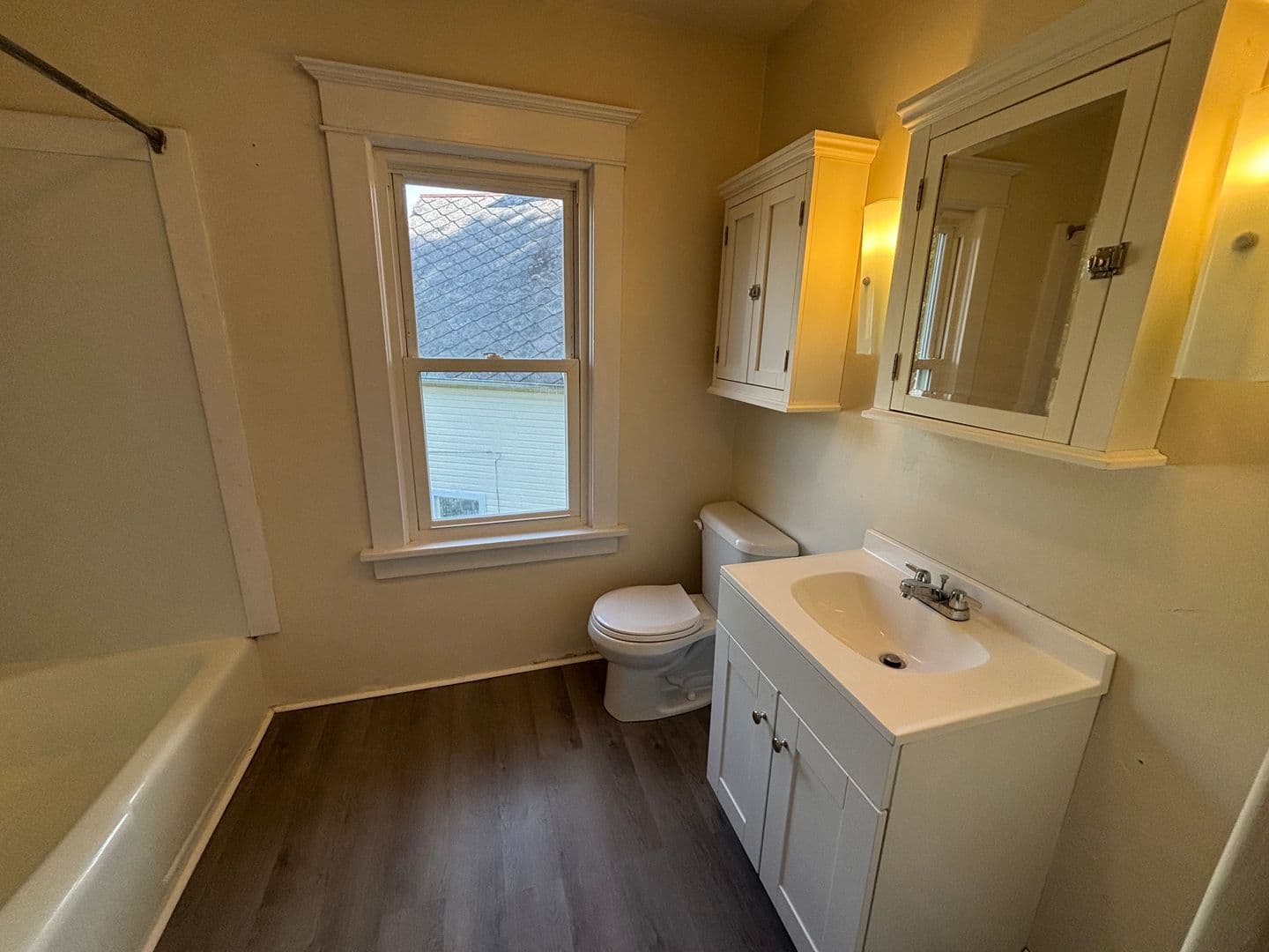Grove City House: 114 W Washington Blvd.